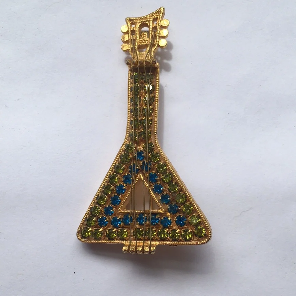 🔴Balalaika, Stringed Musical Instrument Brooch/Pin Gold Tone